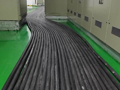 三沙如何根据理论计算公式计算温度对特定电压测量结果的影响？